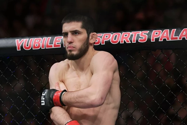 Махачев не выступит на турнире UFC 254